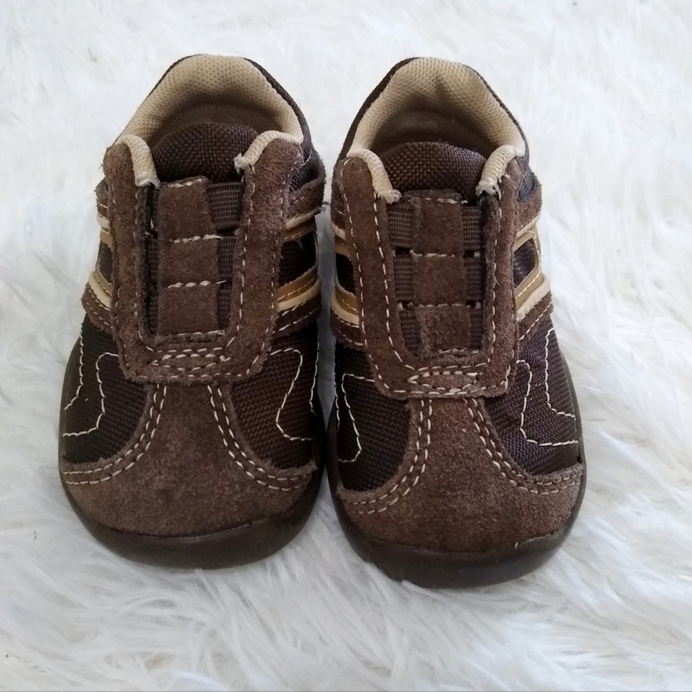 Like New Toddler Boys Cherokee Brown Shoes Size 4